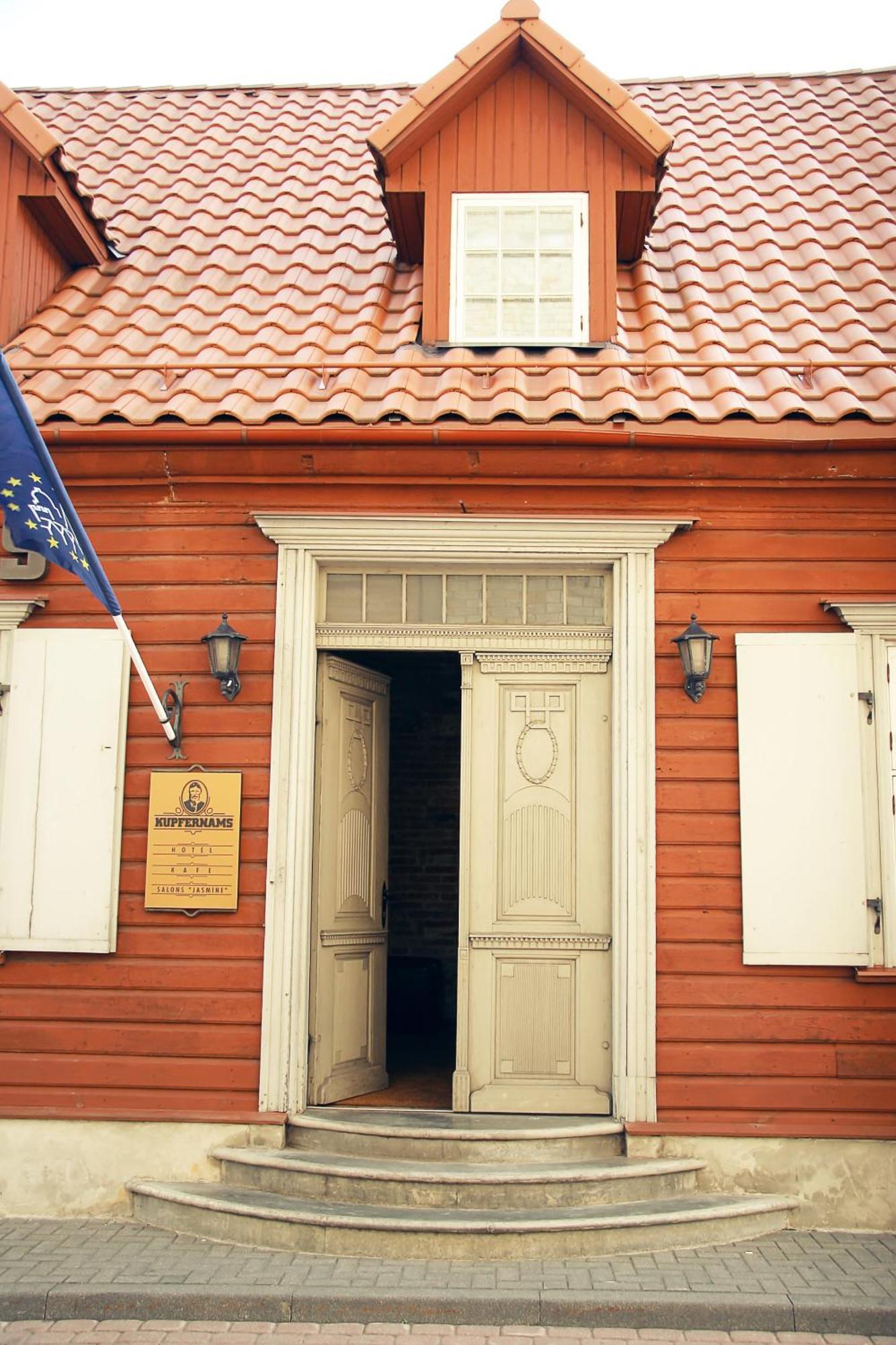 Hotel Kupfernams Ventspils Exterior foto